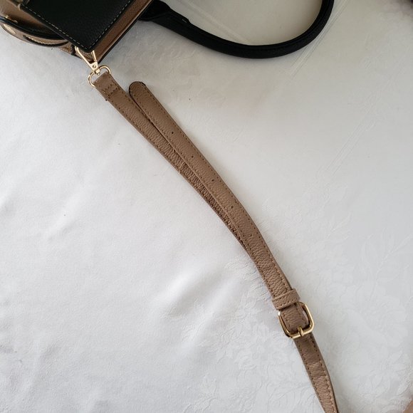 🌟Host Pick🌟Kate & Alex Cuffaro Italian Design Crossbody adjustable long strap. - Picture 9 of 9